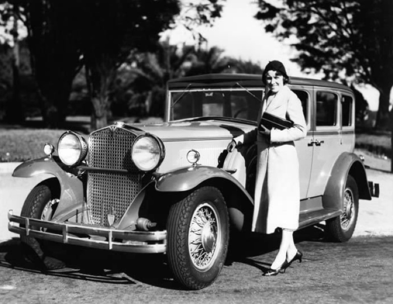 1932 Hupmobile 8 Deluxe Sedan Series 221